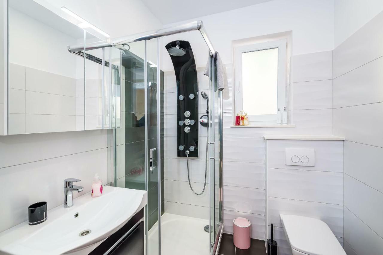 Apartment Newcity Novigrad  Esterno foto