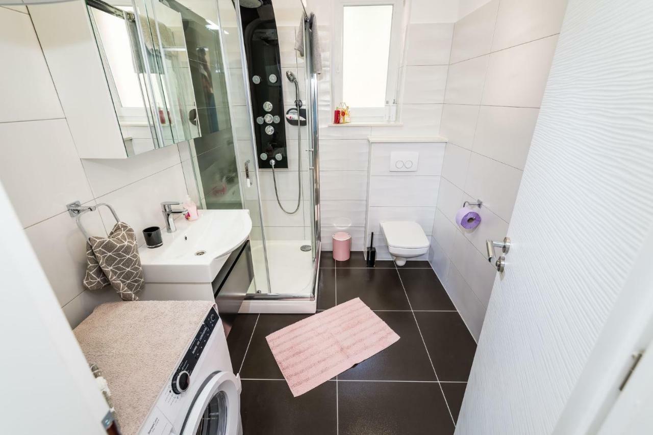 Apartment Newcity Novigrad  Esterno foto