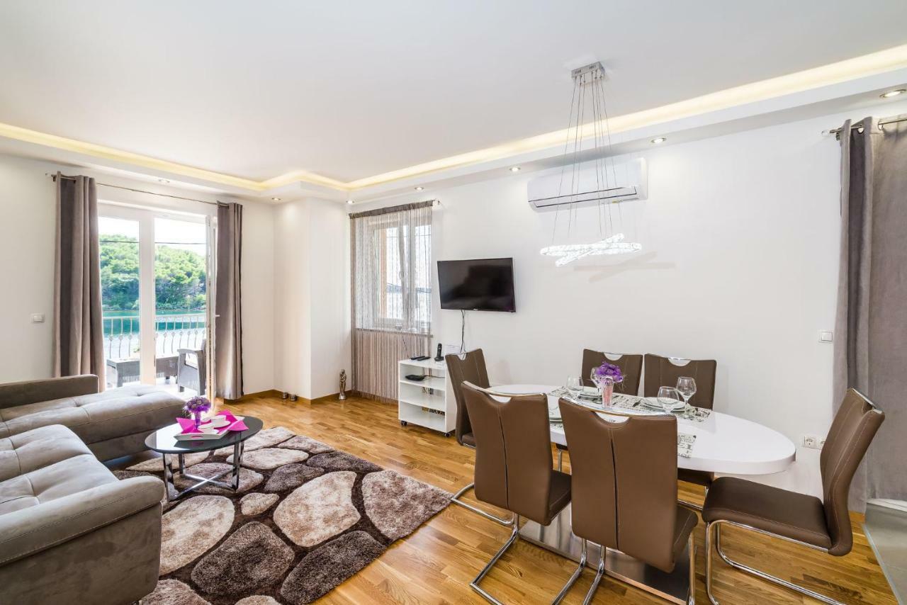 Apartment Newcity Novigrad  Esterno foto